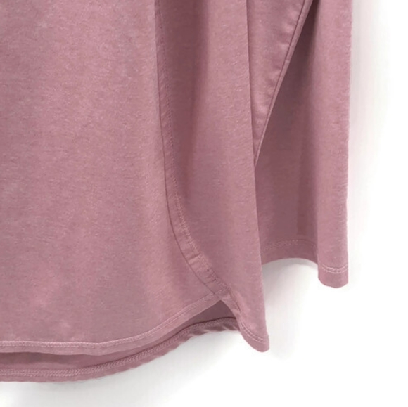 Eddie Bauer Lavender v-neck top Medium - Picture 4 of 7